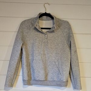 Textured Gray Quarter-Zip Pullover (M)